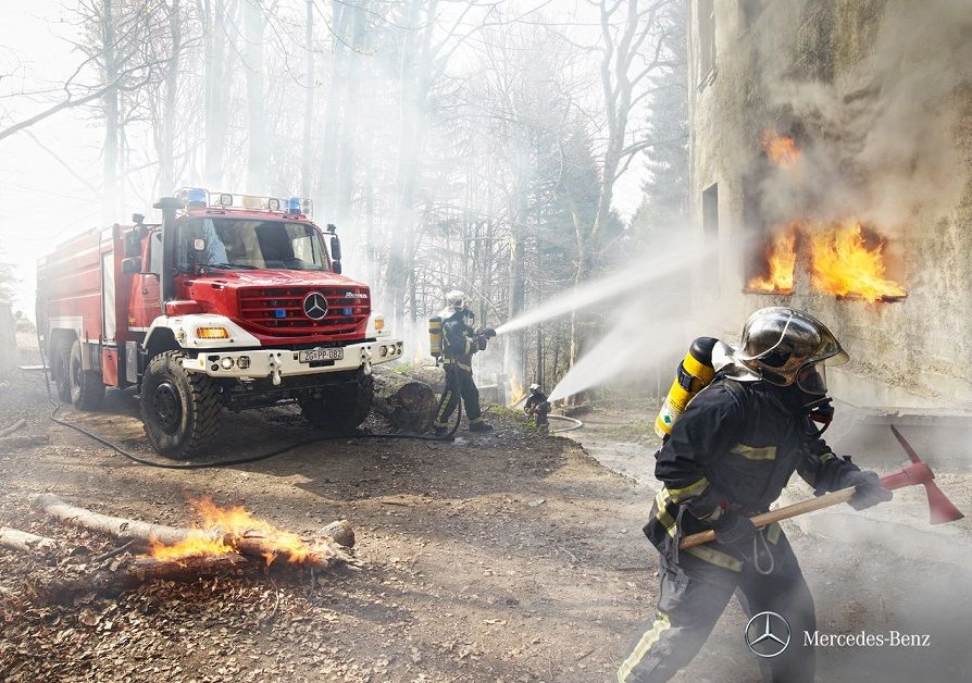 zetros fire rescue multimedia wallpaper 2 1280x1024.jpg